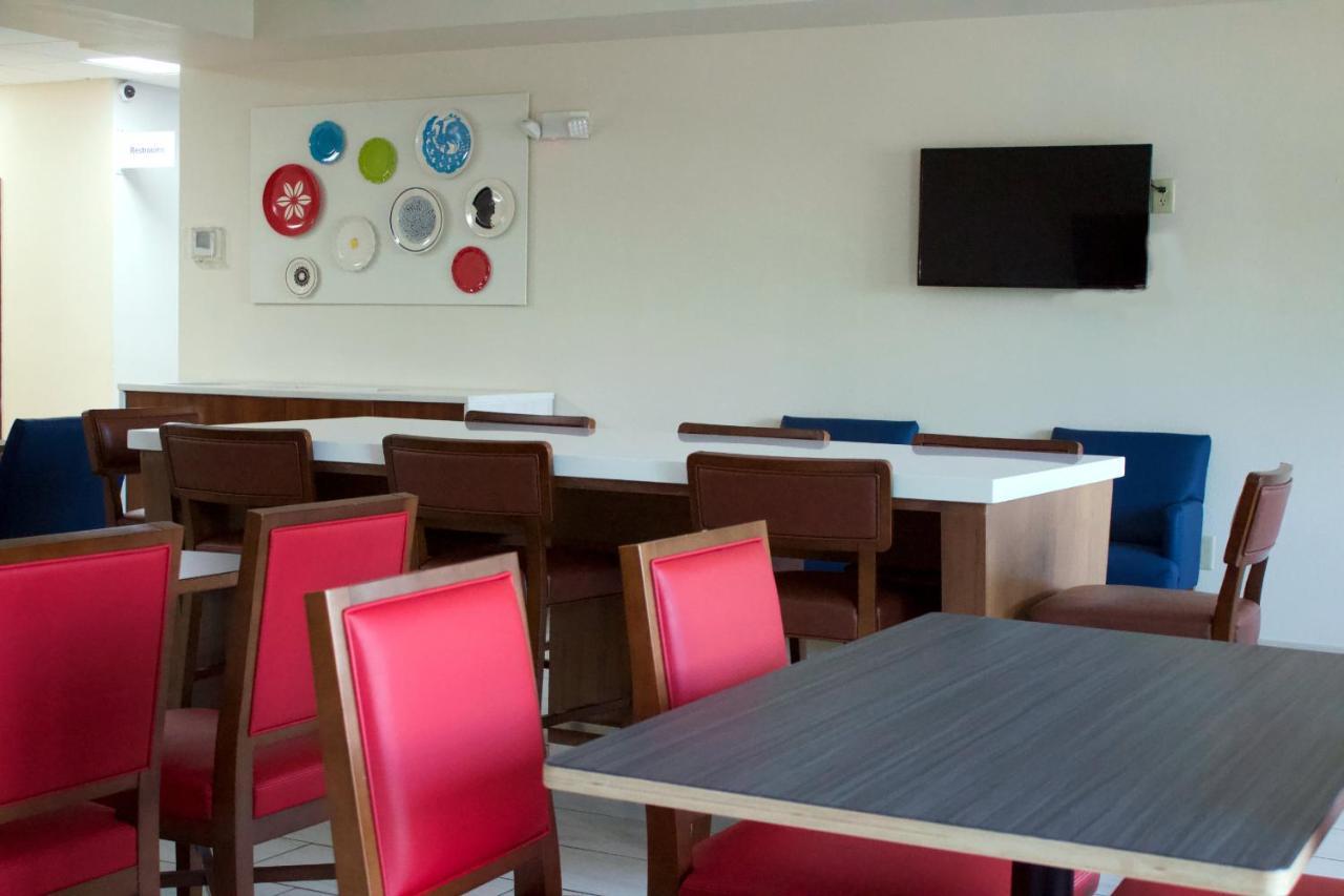Holiday Inn Express & Suites Wilson-Downtown By Ihg Exteriér fotografie