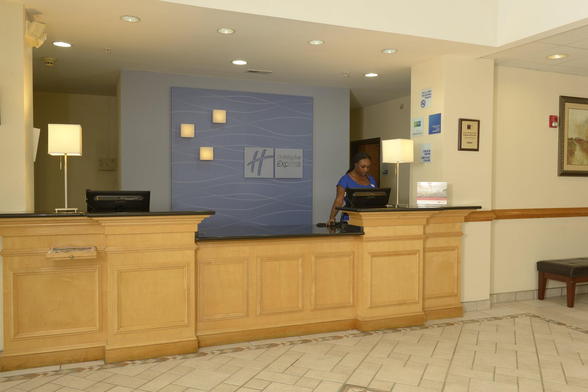 Holiday Inn Express & Suites Wilson-Downtown By Ihg Exteriér fotografie