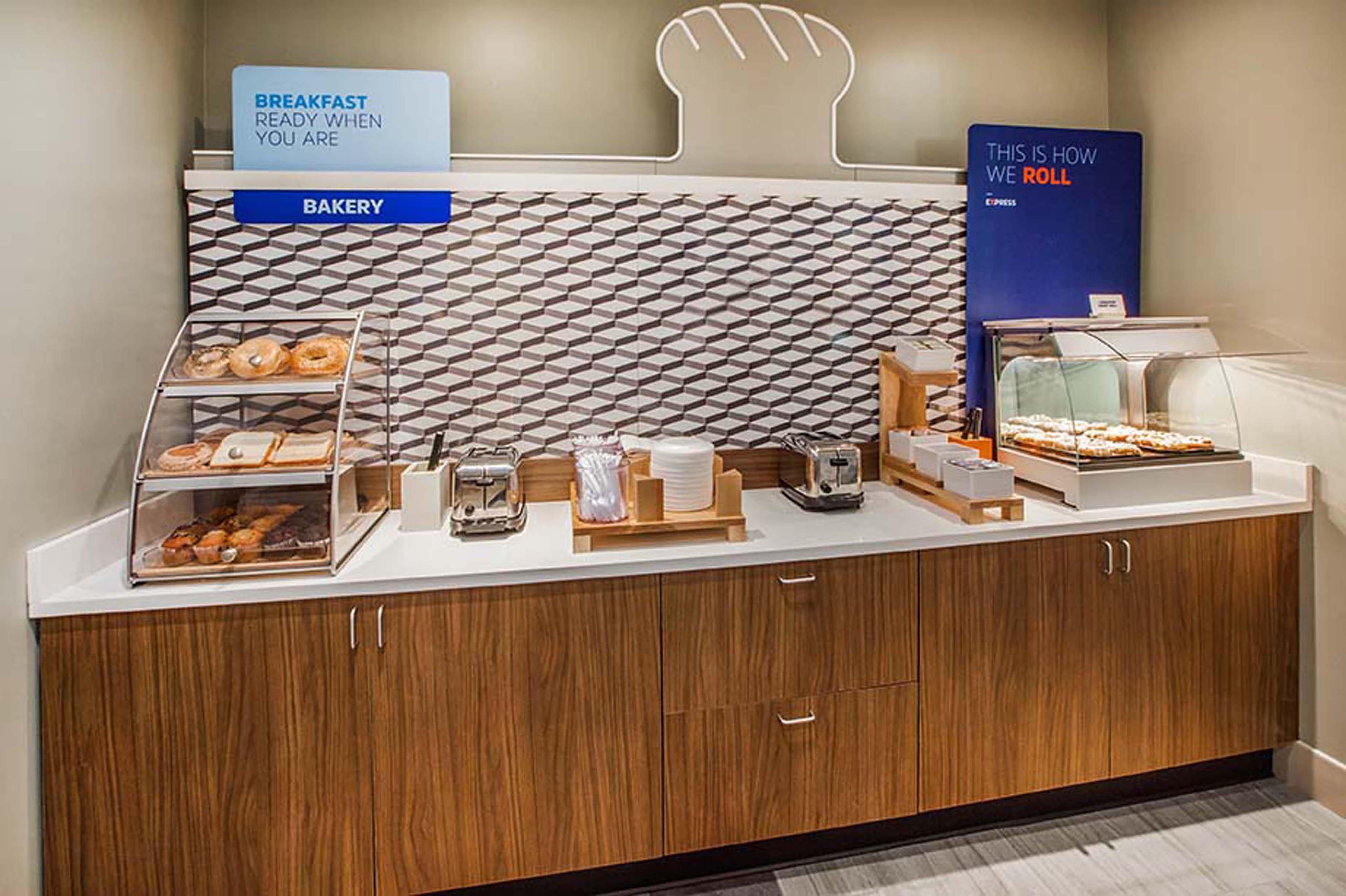 Holiday Inn Express & Suites Wilson-Downtown By Ihg Exteriér fotografie